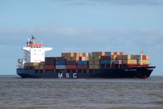 Containerschiff_10.jpg